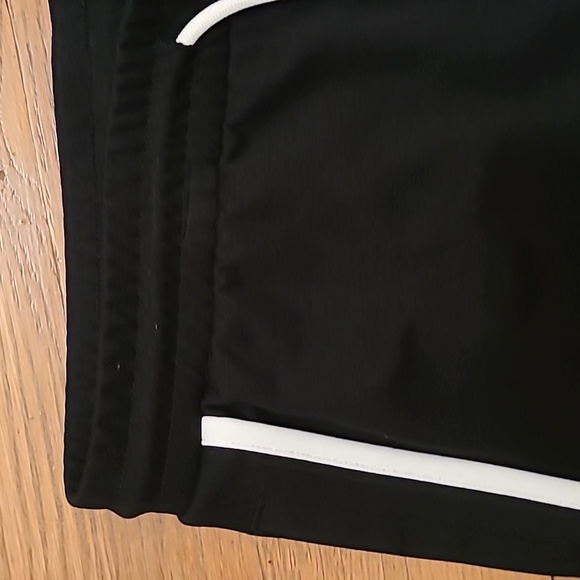 SPORTS ILLUSTRATED WOMEN'S BLACK SHORTS ELASTIC WAISTBAND SIZE SMALL - Picture 5 of 11